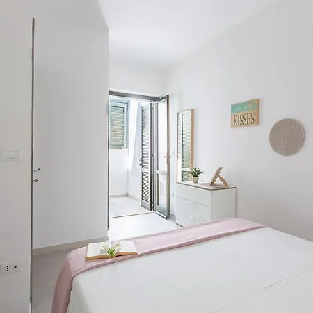 Chiara Villa